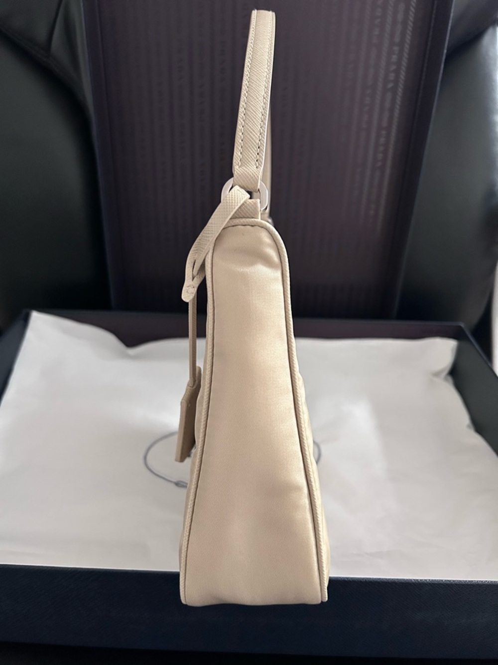 Authentic Prada Re-Edition 2005 Mini - Picture 8 of 14